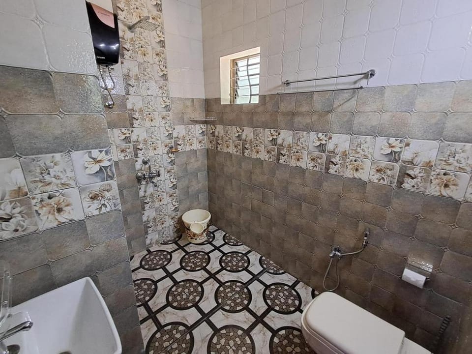 Whispering Waves Luxury Homes Bed and Breakfast in Goa, India