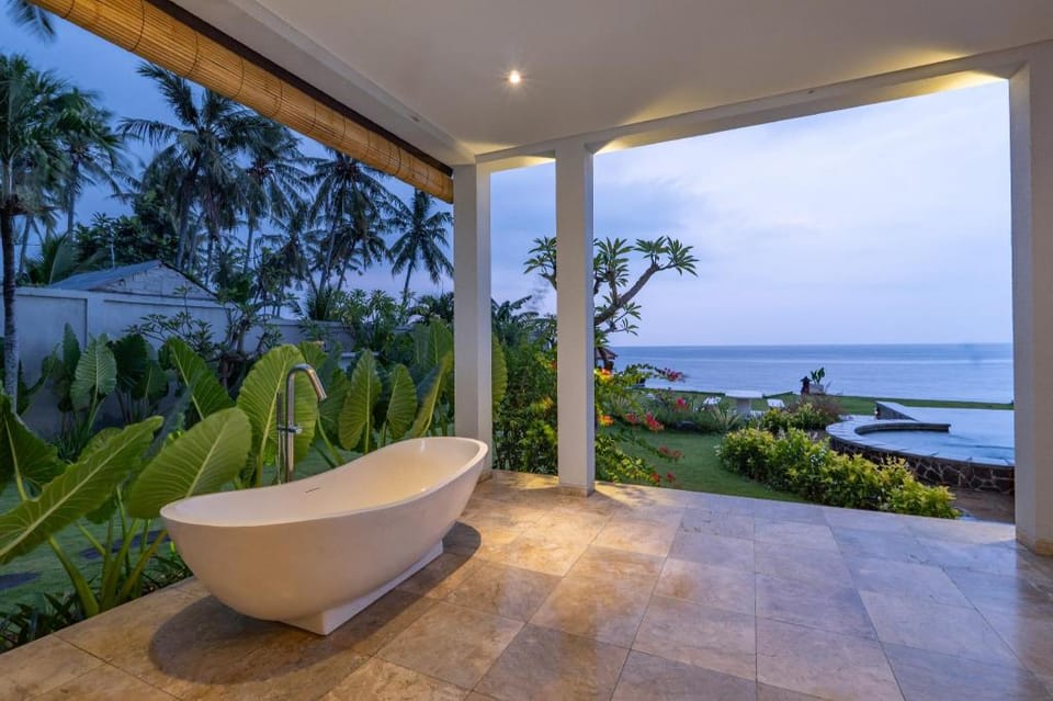 Seaside Oceana Suites by Mahaprana Hotel in Bali
