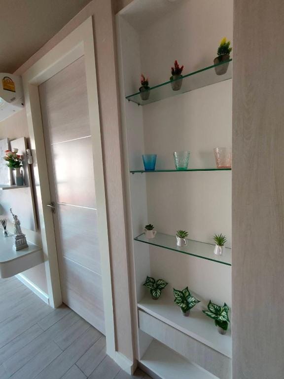 Seven seas condo jomtien pattaya Capsule hotel in Pattaya City