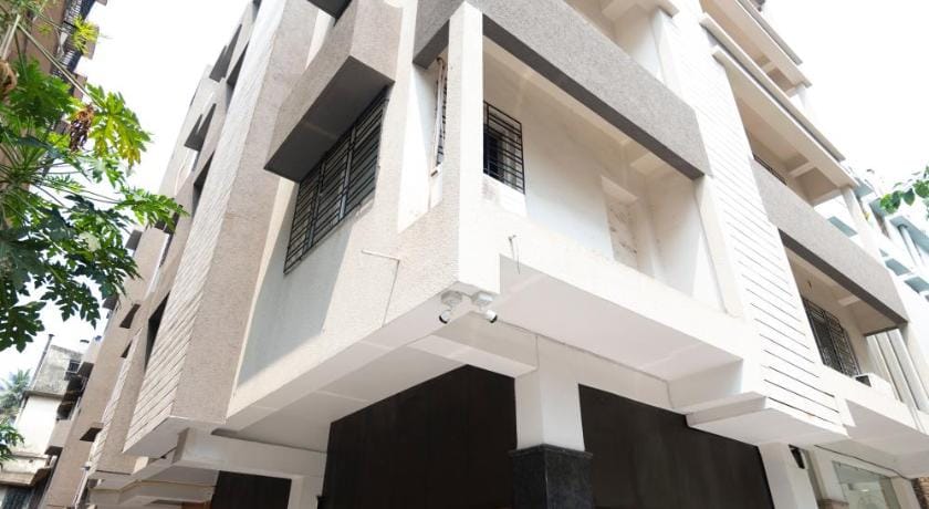 Lakeside Suites Hotel in Kolkata