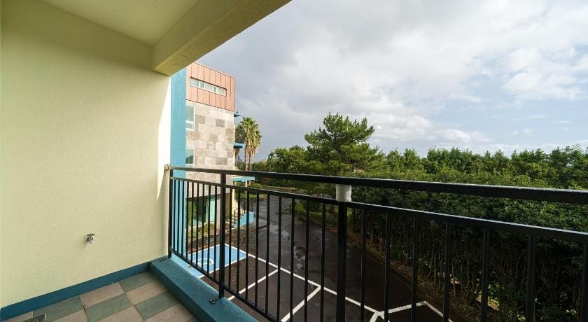 From H T Resort Jeju Seongsan Motel in South Korea