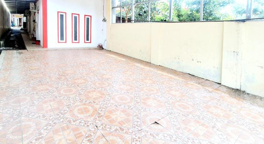 RedDoorz New Melati near Stasiun Blitar Hotel in East Java