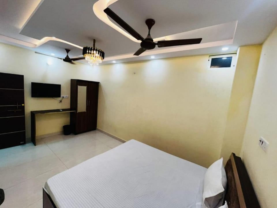 Goroomgo Kashi Residency Varanasi - Near Assi Ghat Hotel in Varanasi