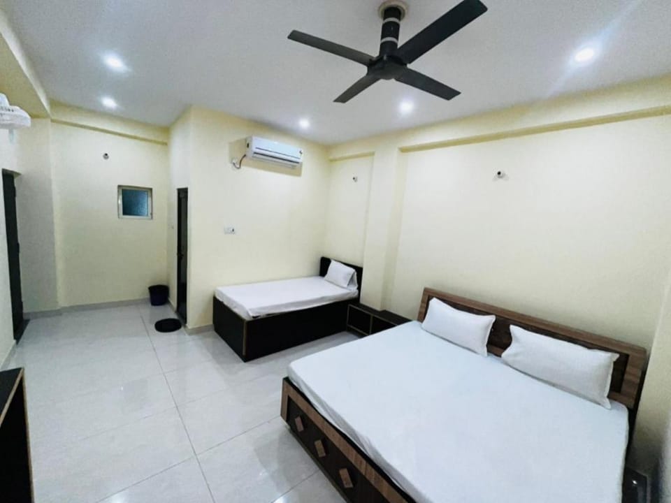 Goroomgo Kashi Residency Varanasi - Near Assi Ghat Hotel in Varanasi