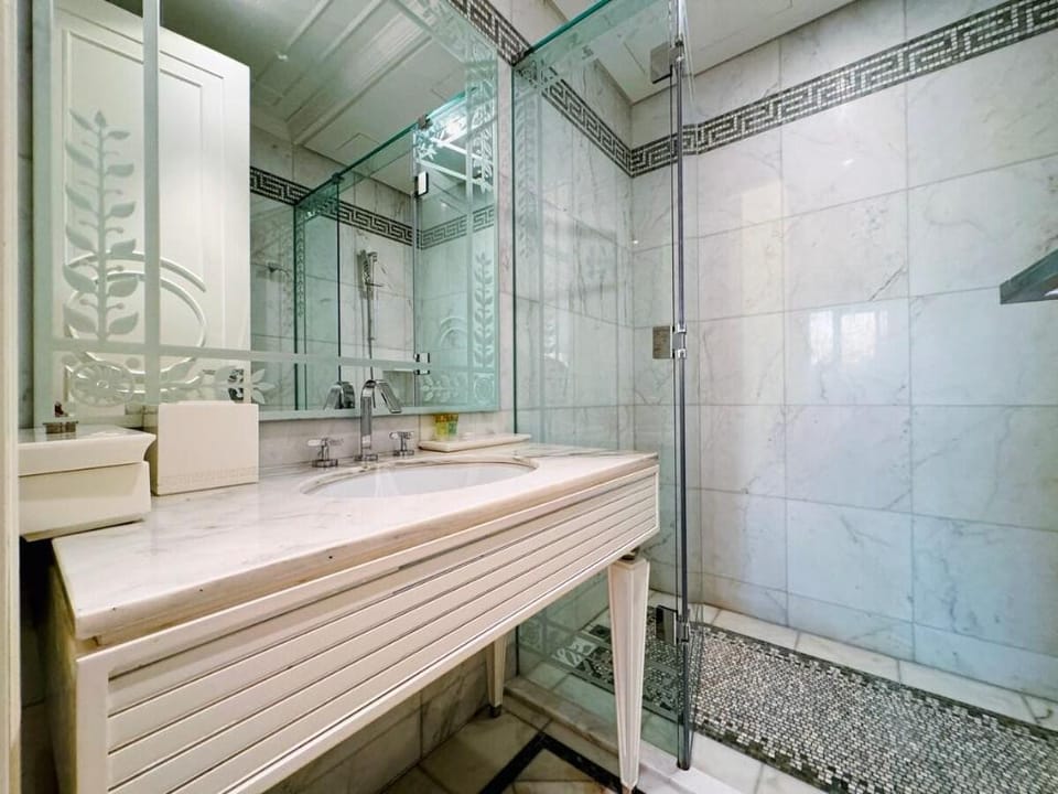 Brown Stone - Versace five Star Residence Apartment in Dubai