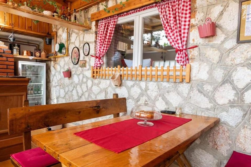 Apartment Bulbul - Modern stay with Bosnian charm Apartment in Sarajevo