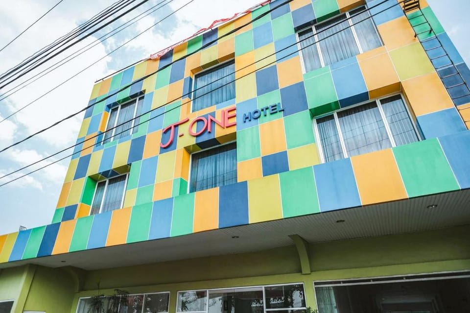 RedDoorz Premium @ Hotel T-ONE Jambi Hotel in Indonesia