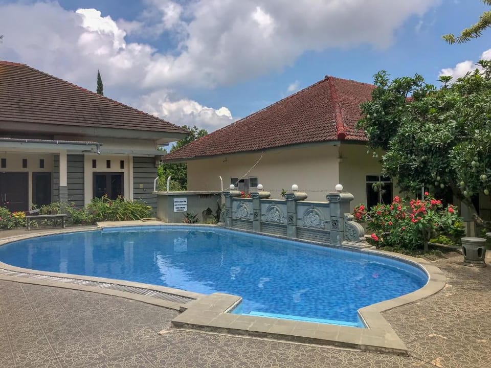 Villa Bunga Guest House RedPartner Hotel in Batu