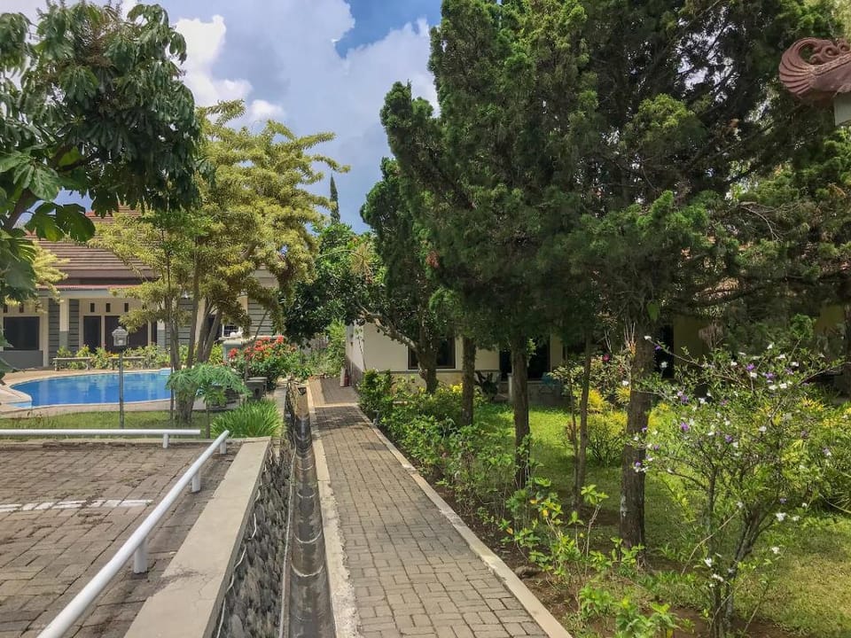 Villa Bunga Guest House RedPartner Hotel in Batu