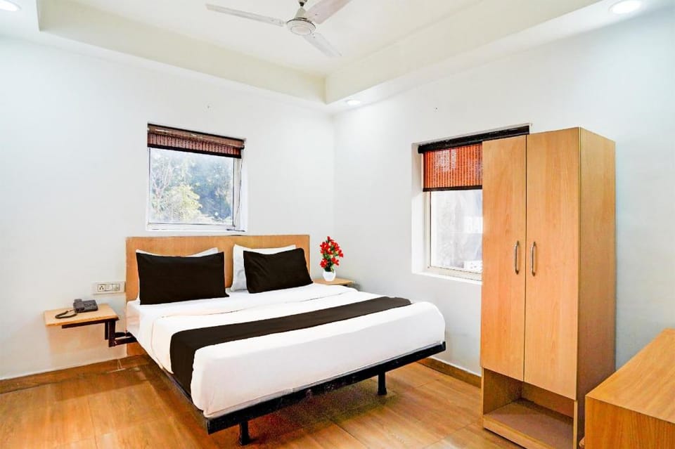 Collection O Vasundhara Enclave Delhi Hotel in Noida