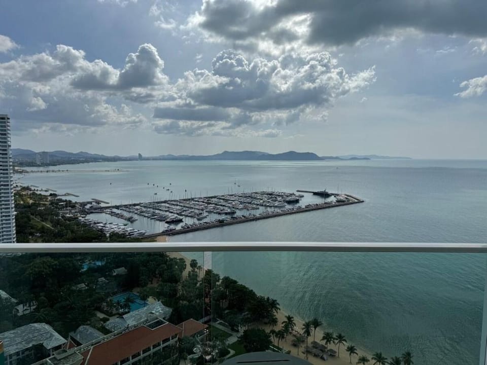瑞享白沙滩酒店式公寓 Apartment in Pattaya City