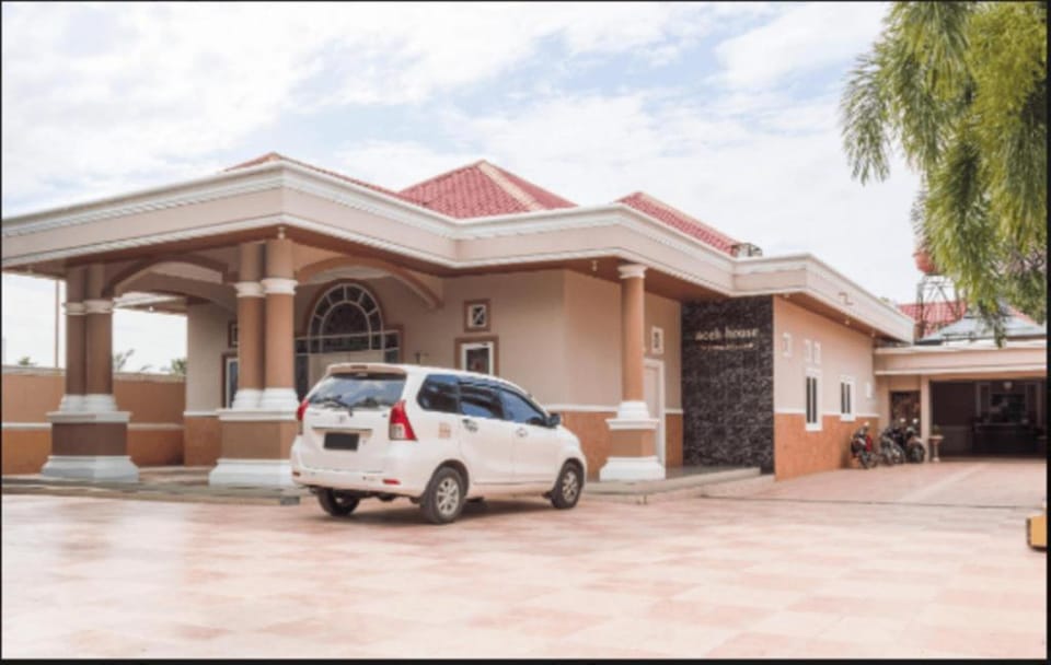 Arabia Style Homy Murni Hotel in Indonesia