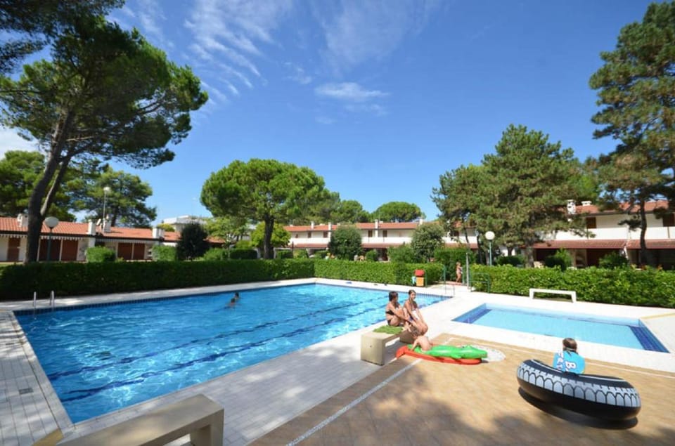 Luminous flat in a beautiful complex with pool Apartment in Bibione