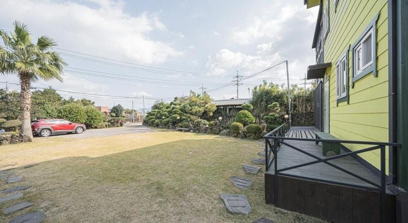 Seogwipo Yongnuni Pension Bed and Breakfast in South Korea