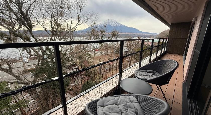 HAKU FUJI YAMANAKAKO-羽玖 富士山中湖 Ryokan in Shizuoka Prefecture