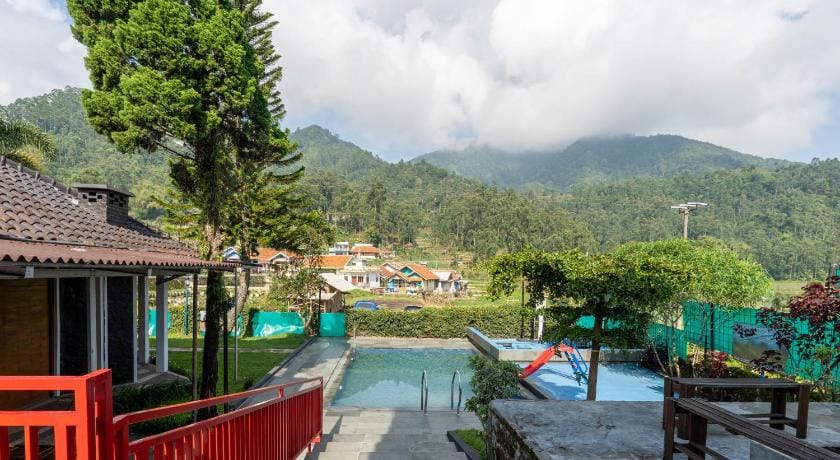 Villa Kayu Ciwidey Hotel in West Java