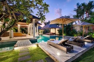 Villa sesari is a 4 Bedroom luxury private villa.  Apartment in Kuta