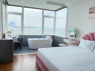 Hà Thành Stay - Bathtub with Lake view Apartment in Hanoi