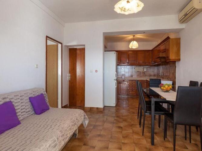 Apartments Nena ST - One Bedroom Apartment with Terrace and Sea View A4 Apartment in Split-Dalmatia County