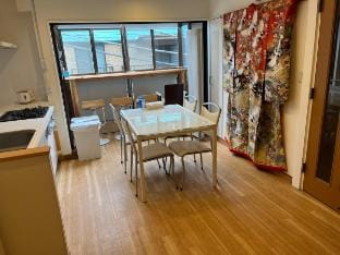 Asakusa Hanakawado (Miyabi) Four Rooms One Living Room 100 Square Meters 650 Meters from Station Apartment in Japan