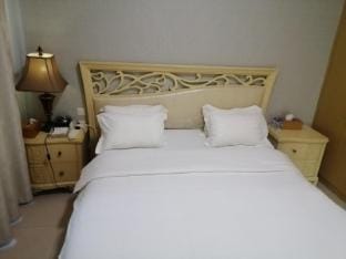 Master Bedroom with bath inside Vacation rental in Dubai