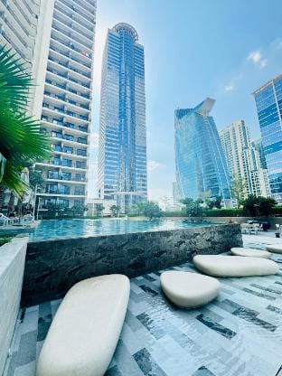 Stylish & Lux Apt | Canal View, Walk to Metro Apartment in Dubai