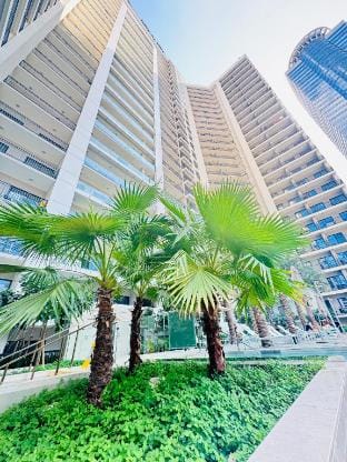 Stylish & Lux Apt | Canal View, Walk to Metro Apartment in Dubai