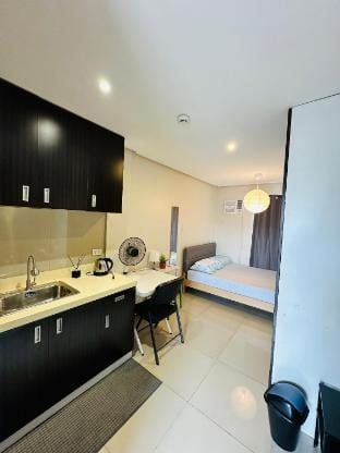 Cozy Studio Apartment near BGC Apartment in Pasig