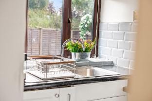 Radiant Retreat~5* Location ~ Garden ~ Hidden Gem Vacation rental in Slough