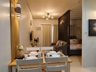 Palawan Cozy Staycation with balcony and pool Apartment in Puerto Princesa