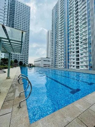 Grass Suite Staycation Apartment in Quezon City