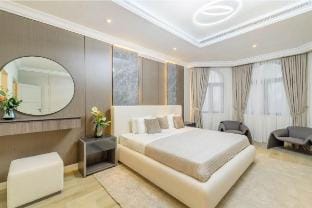 Modern 5BDR villa on the Palm | Frond E Villa in Dubai