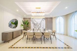 Modern 5BDR villa on the Palm | Frond E Villa in Dubai