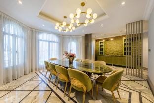 Cute Villa on the Palm Jumeirah with Private Beach Villa in Dubai