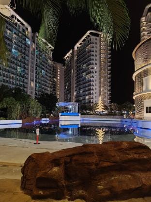 Azure Staycation Big Cut 2BR+1BR POOL VIEW w/ BAL Apartment in Paranaque