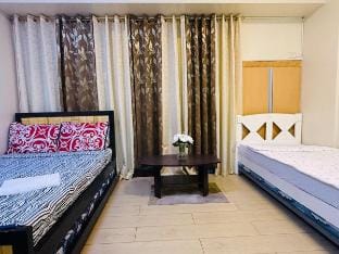 Staycation Unit at Newport Pasay T3 2 Beds w/ Wifi Apartment in Pasay