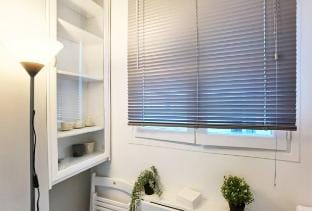 Calm studio with elevator next Victor Hugo Vacation rental in Paris