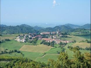 Charming Castle Stay, Robella Villa in Piedmont