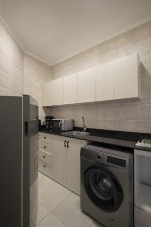 Sunlit 2BR Apt, AUC,New Cairo by Travelholic Apartment in New Cairo City
