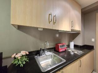 Condotel 1BR w/ Balcony SM Light Residences #LT10 Vacation rental in Mandaluyong