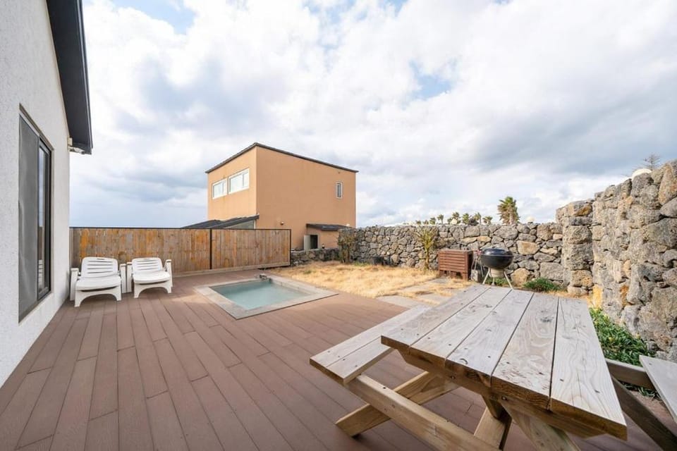 Jeju Seogwipo Handol Pension Bed and Breakfast in South Korea
