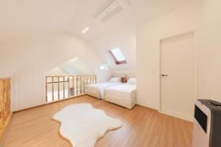 Private Emotional Stay Gangneungchae Bed and Breakfast in South Korea
