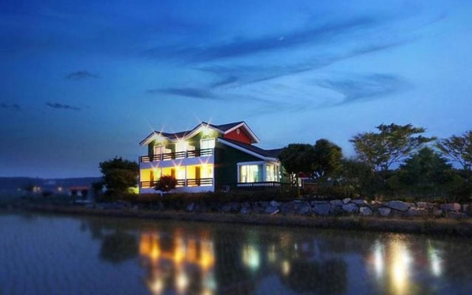 Taean Mongsanpo Pine and Apple Pension Bed and Breakfast in South Korea