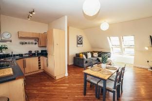 City Centre | Penthouse | Self Check-In | Parking Apartment in Derby