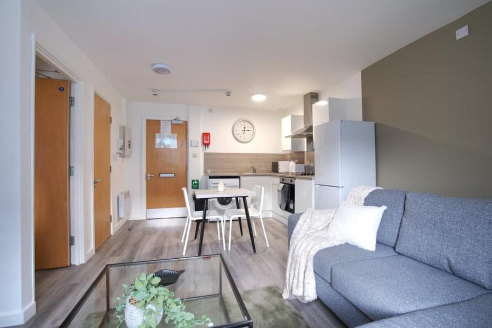 City Centre 2min  Self Check-In  Smart TV  WiFi Hotel in Sheffield
