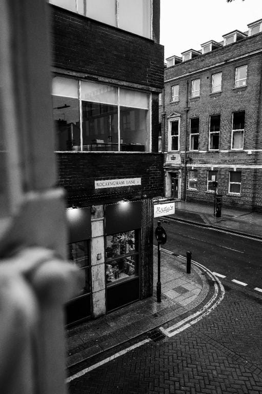 City Centre 2min  Self Check-In  Smart TV  WiFi Hotel in Sheffield