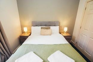 City Centre | Smart TV | Self Check-In | Parking Apartment in Derby
