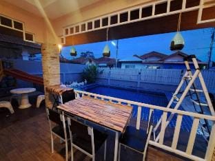 Bluepool Villa Pattaya Vacation rental in Chon Buri Changwat