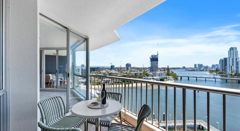 Moorings - HR Surfers Paradise Apartment in Surfers Paradise