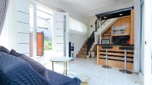Azzalia 2 with Private Pool and Karaoke Room Villa in Batu